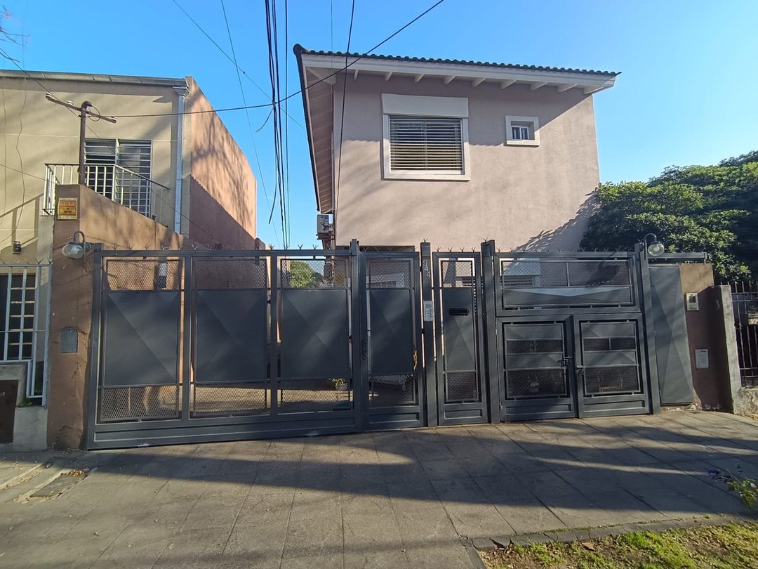 DUPLEX EN VENTA 4 AMBIENTES LOMAS DE ZAMORA