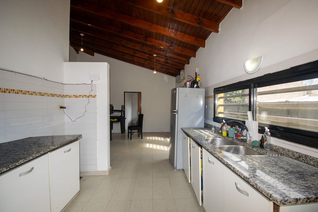 CASA EN VENTA LA PLATA 2 DORMITORIOS