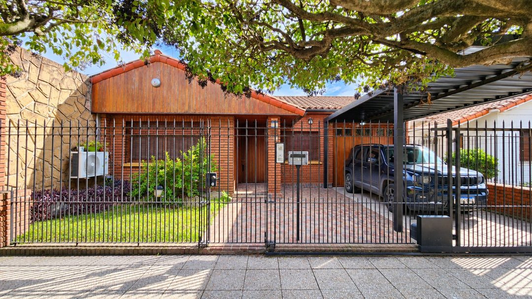 CASA EN VENTA - 3 AMBIENTES EN QUILMES