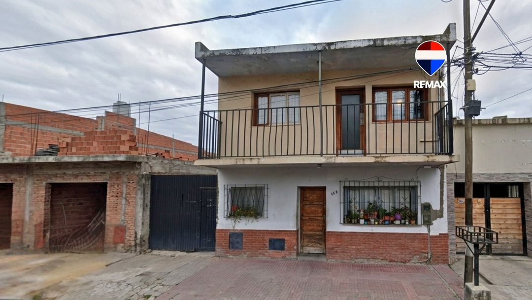 CASA EN VENTA A RECICLAR MACROCENTRO