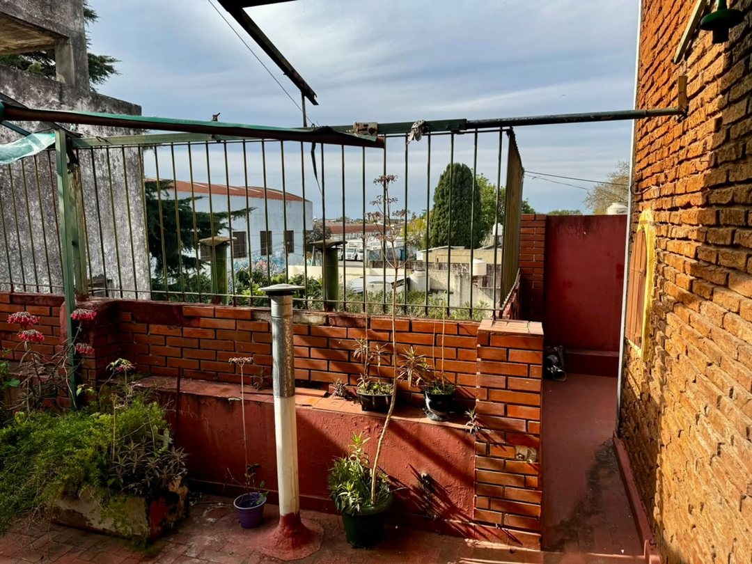 Venta depto 3 amb frte c/balcon y terraza propia