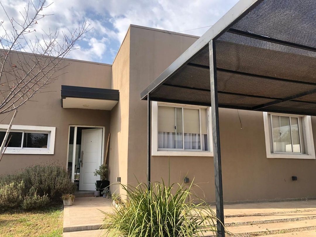 SE ALQUILA IMPECABLE CASA EN VILLA CATALINA