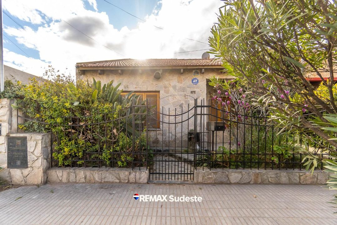 CASA EN VENTA BARRIO COLÓN - APTA CRÉDITO