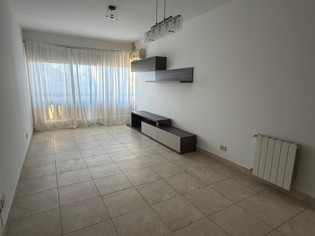 VENTA DEPTO 3 AMBIENTES EN CASTELAR - C/ COCHERA