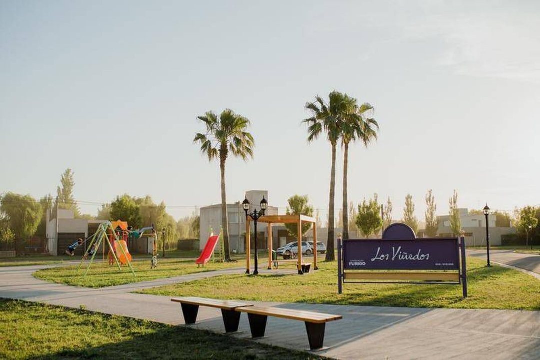 Lote en Venta oportunidad en B° Los Viñedos.