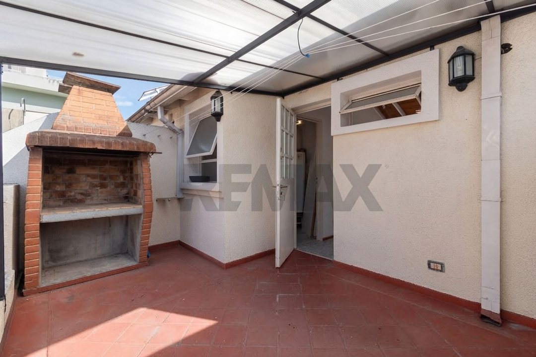 VENTA DPTO TRIPLEX 4 AMB CON COCHERA EN CABALLITO