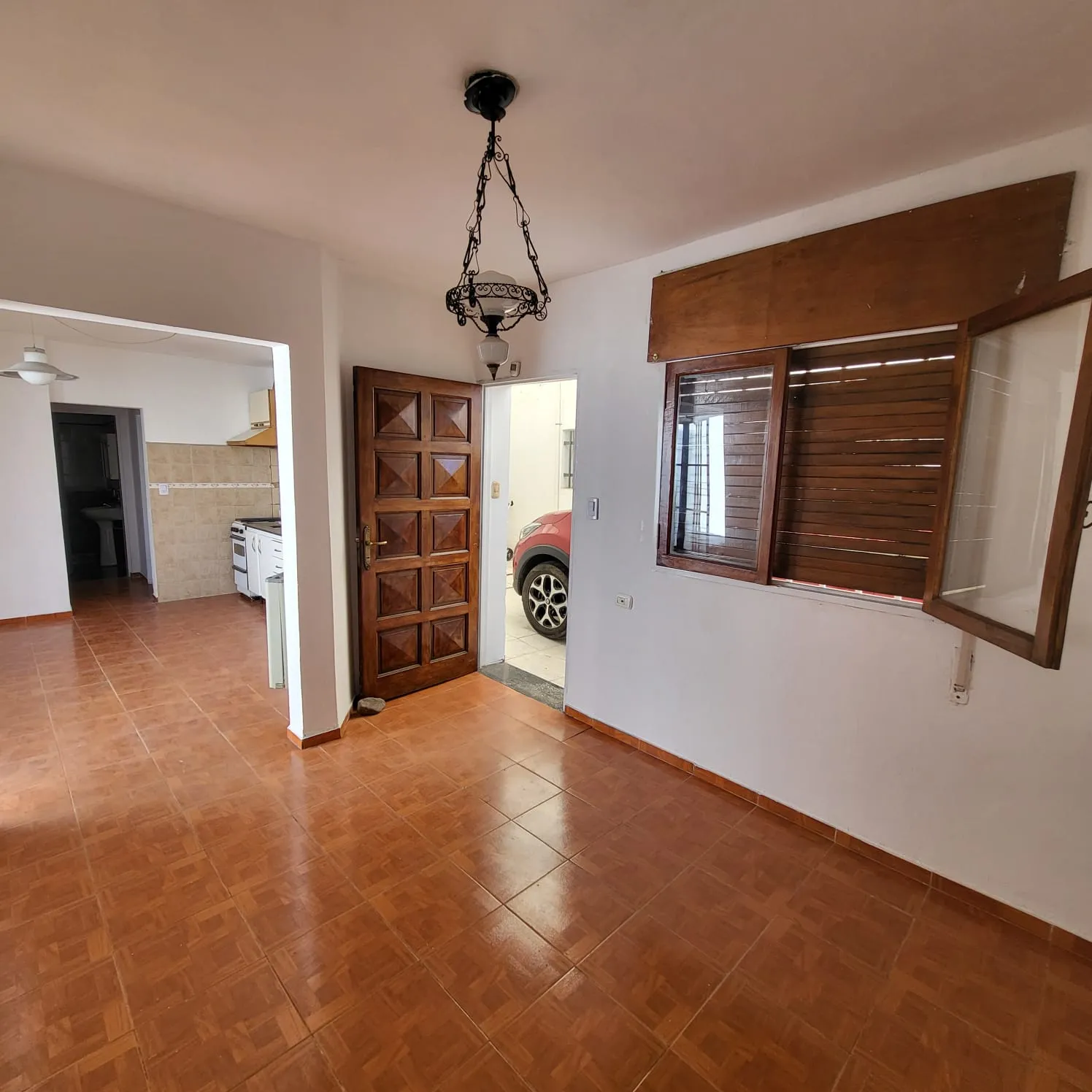 CASA EN CONDOMINIO DE B° MARQUÉS DE SOBREMONTE. 2 DORMITORIOS, PATIO CON ASADOR, ENTRADA PARA MOTO.