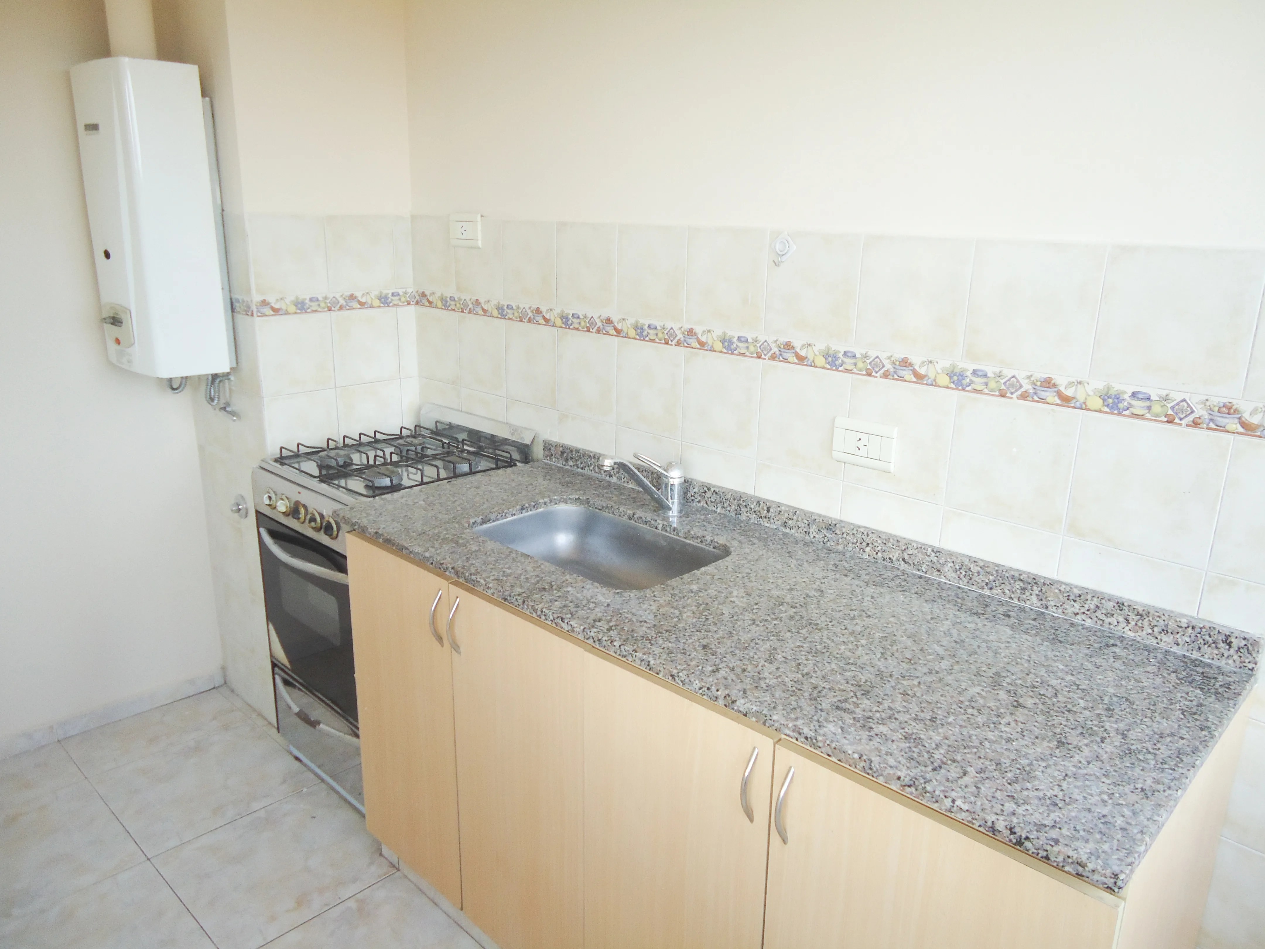 NUEVA CORDOBA, EXTERNO, EXCELENTE VISTA, BALCON, MUY LUMINOSO, DORMITORIO AMPLIO.