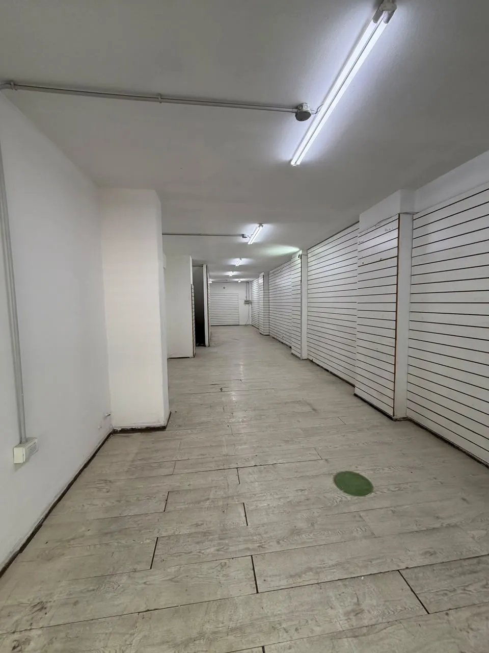 Oportunidad! Local Comercial en Santa Rosa 156 – Centro de Córdoba – 100 m² en 2 Niveles – $1.300.000 ¡Precio Increíble!