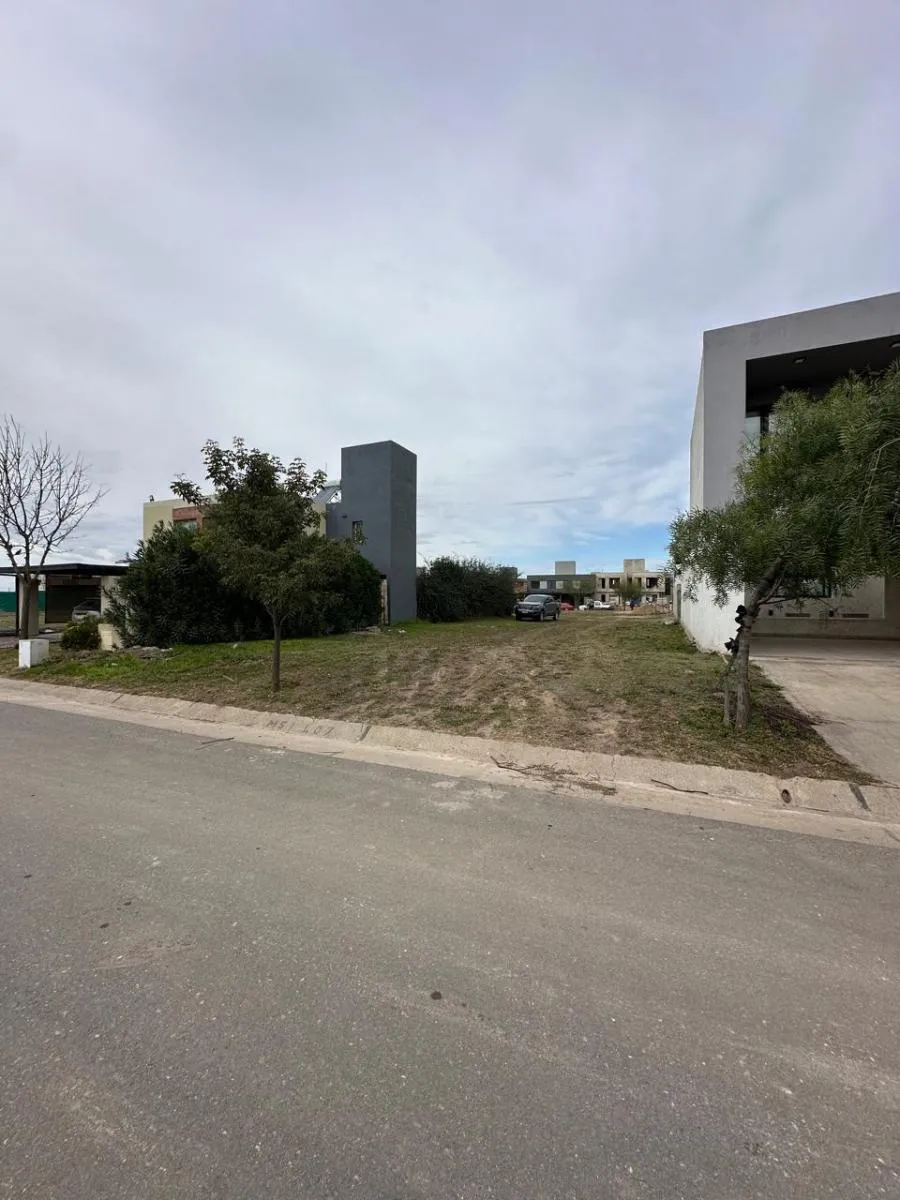 DUEÑO VENDE LOTE SIN COMISION -  DOCTA BULEVARD - 360 M2