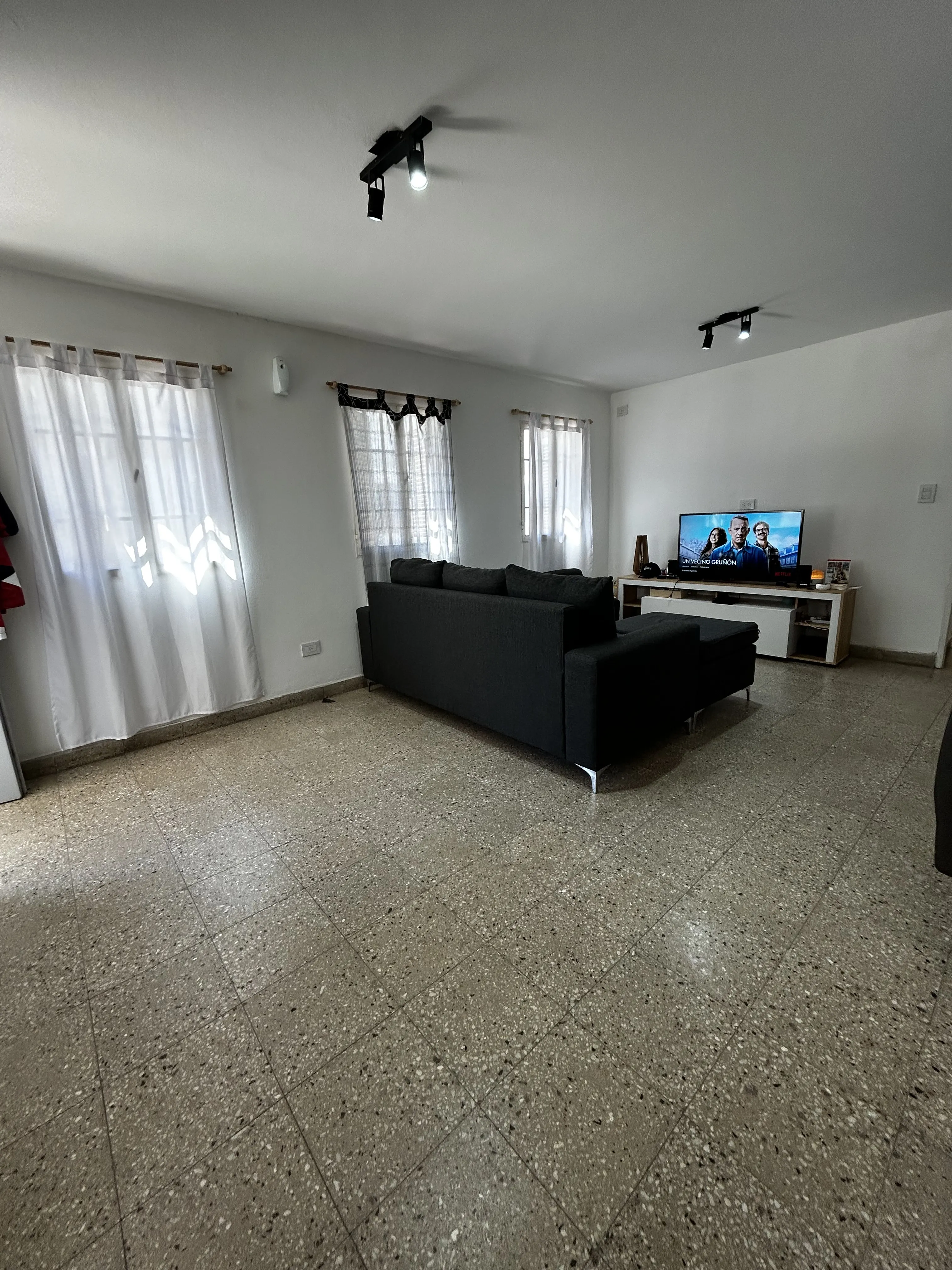 DEPARTAMENTO Y COCHERA!