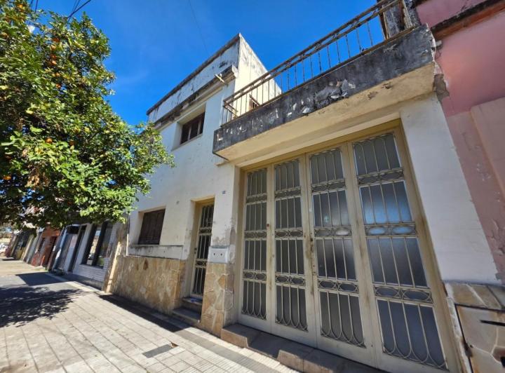 Casa · 400m² · 7 Ambientes · 1 Cochera