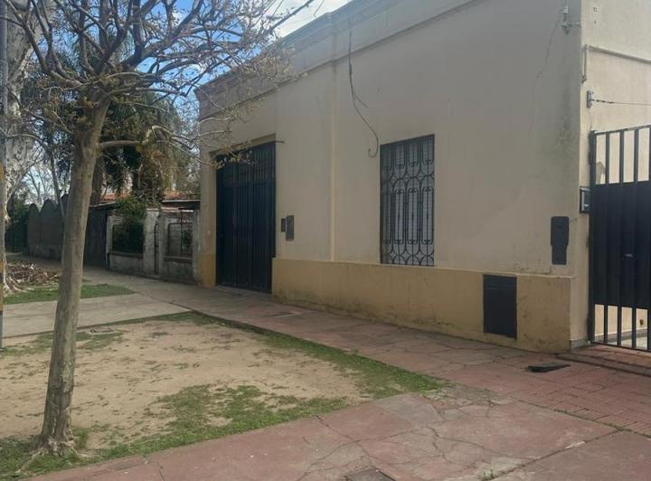 Bodega-Galpón · 100m² · 4 Ambientes