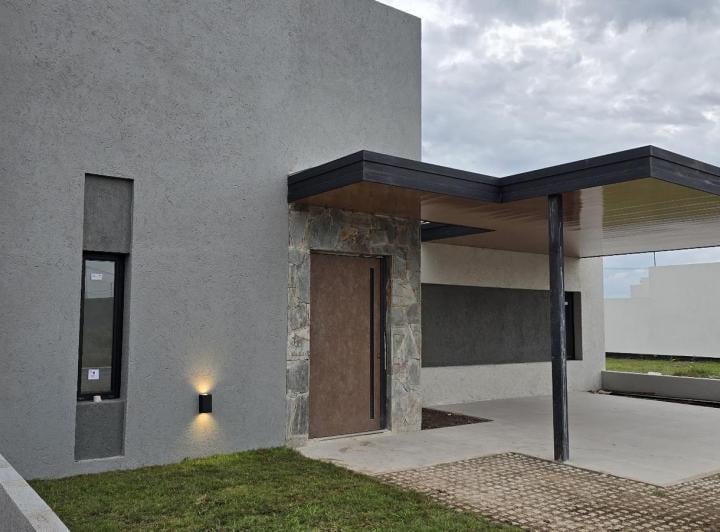 Casa · 187m² · 5 Ambientes · 2 Cocheras