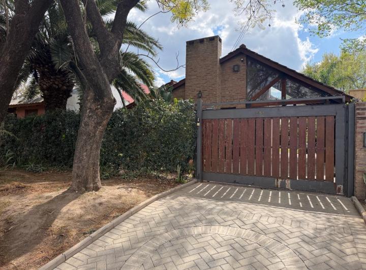 Casa · 105m² · 2 Dormitorios · 2 Cocheras