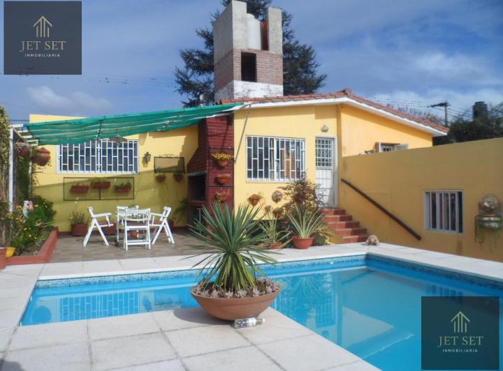 Casa · 436m² · 4 Ambientes · 1 Cochera