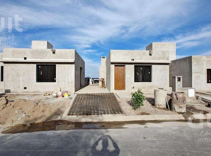 Casa · 75m² · 4 Ambientes · 1 Cochera