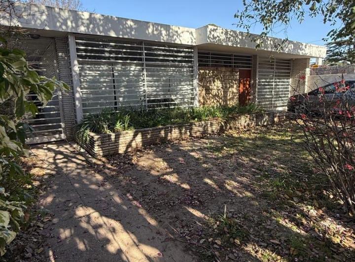 Casa · 215m² · 6 Ambientes