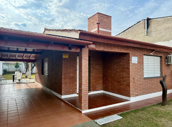 Casa · 348m² · 4 Ambientes · 2 Cocheras