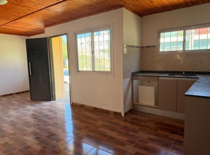 Casa · 90m² · 4 Ambientes · 1 Cochera