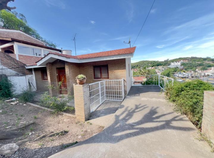 Casa · 100m² · 2 Dormitorios · 1 Cochera