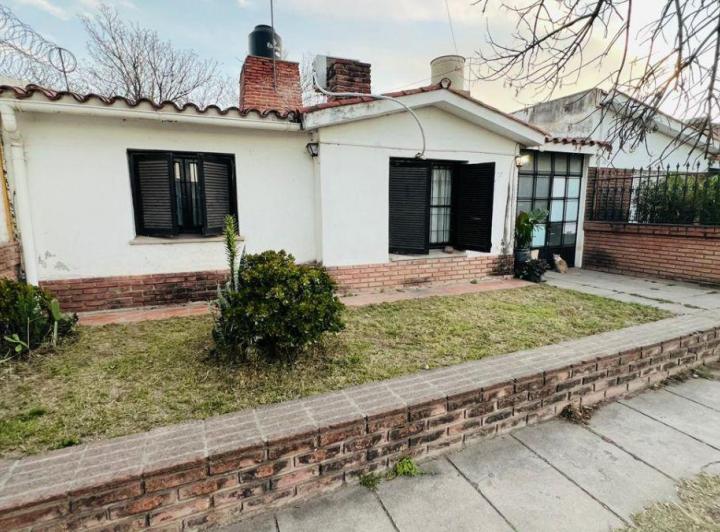 Casa · 84m² · 5 Ambientes · 1 Cochera