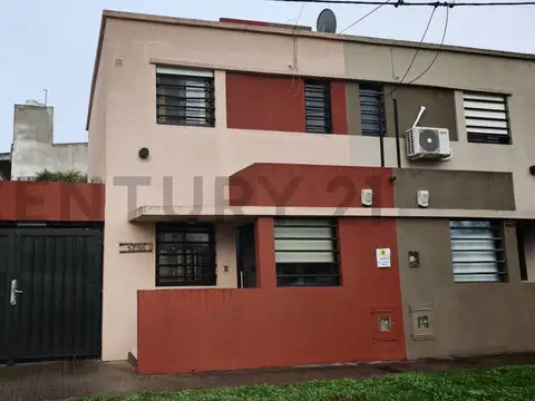 Casa en Venta en Los Hornos, La Plata