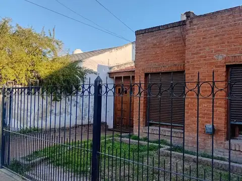 Casa en Venta en Los Nogales, Moreno