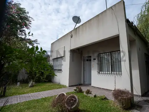 Casa en Venta en Joaquín Gorina, Partido de La Plata