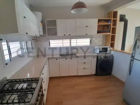 Casa en Venta en Villa Parque Sicardi, Partido de La Plata
