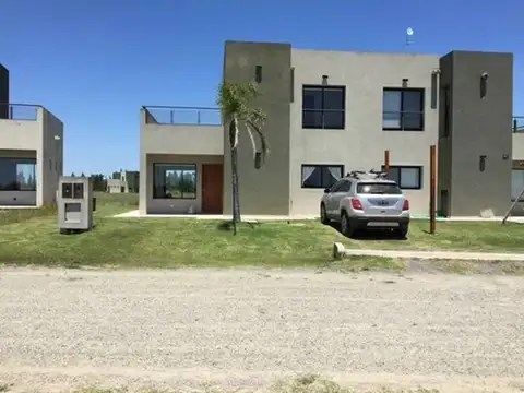 Casa en Venta en La Faustina, Countries y Barrios Cerrados en la Plata