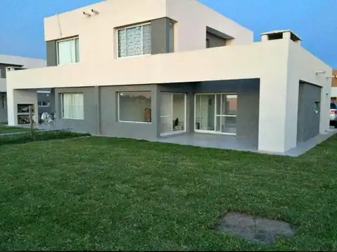 Casa en Venta en Pilar Del Este, Countries y Barrios Cerrados en Pilar