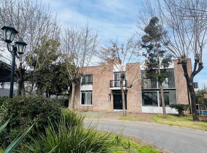 Casa · 185m² · 4 Ambientes