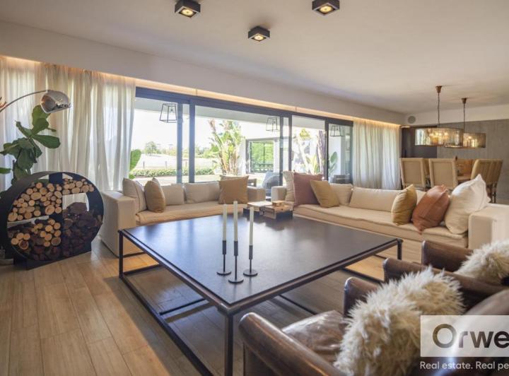 Casa · 649m² · 8 Ambientes · 4 Cocheras