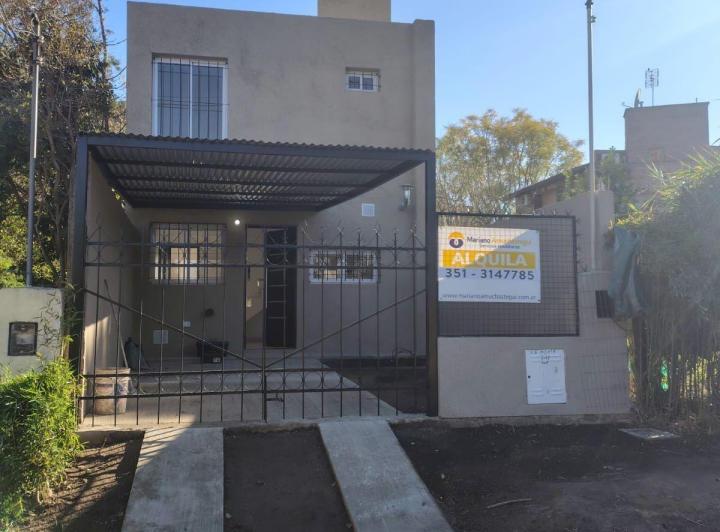 Casa · 1 Dormitorio · 1 Cochera