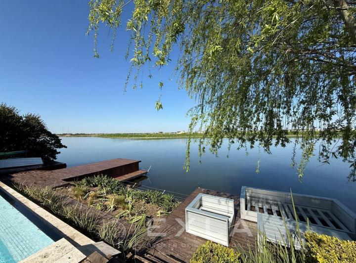 Casa · 600m² · 5 Ambientes · 1 Cochera