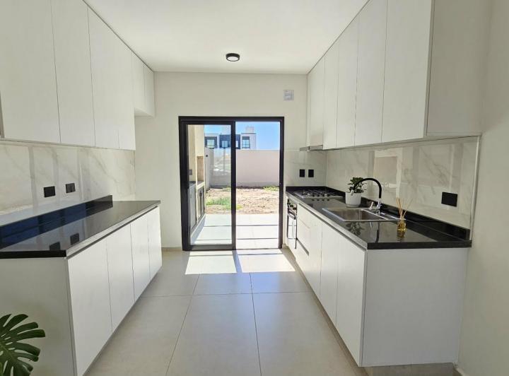 Casa · 70m² · 4 Ambientes · 1 Cochera
