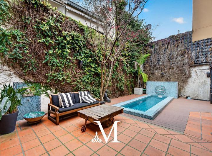 Casa · 240m² · 6 Ambientes