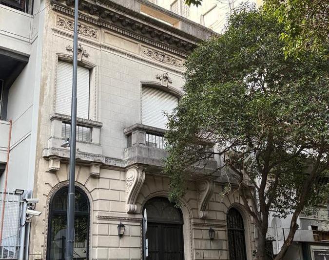 Casa · 440m² · 11 Ambientes
