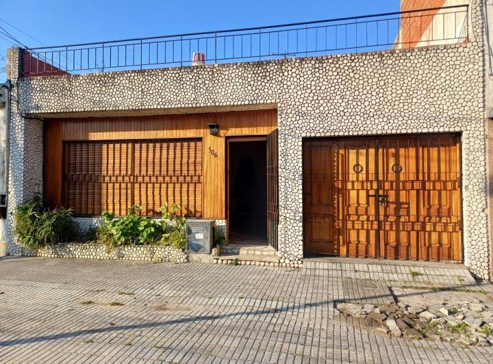 Casa · 80m² · 4 Ambientes · 1 Cochera