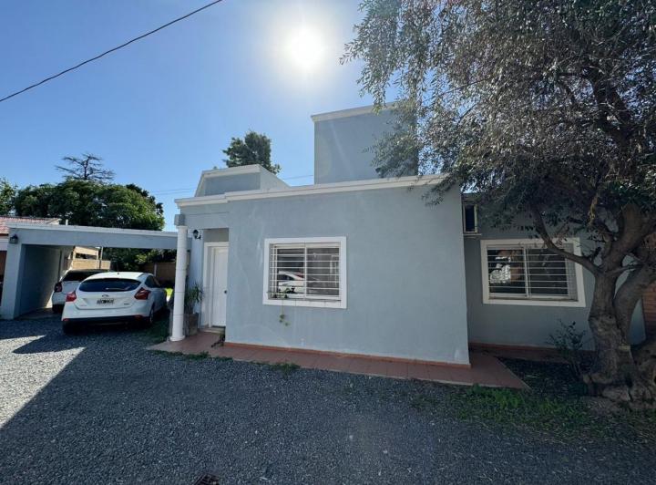 Casa · 150m² · 5 Ambientes · 2 Cocheras