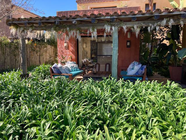 Casa · 320m² · 4 Dormitorios · 1 Cochera