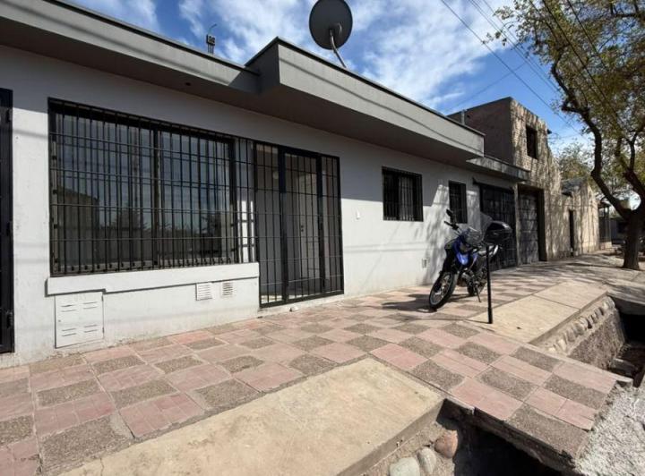 Casa · 110m² · 4 Ambientes · 1 Cochera