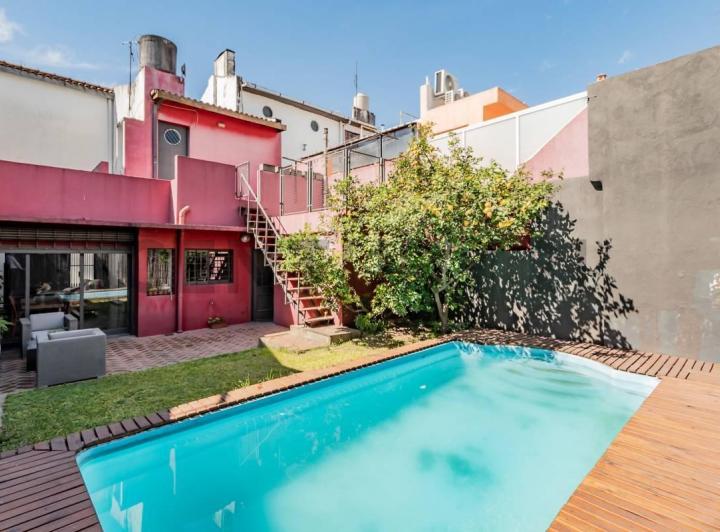 Casa · 231m² · 5 Ambientes · 2 Cocheras