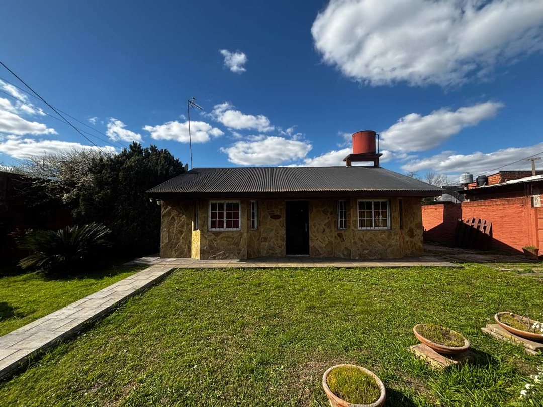 VENTA CASA 3 AMB M ACOSTA MERLO JARDIN QUINCHO