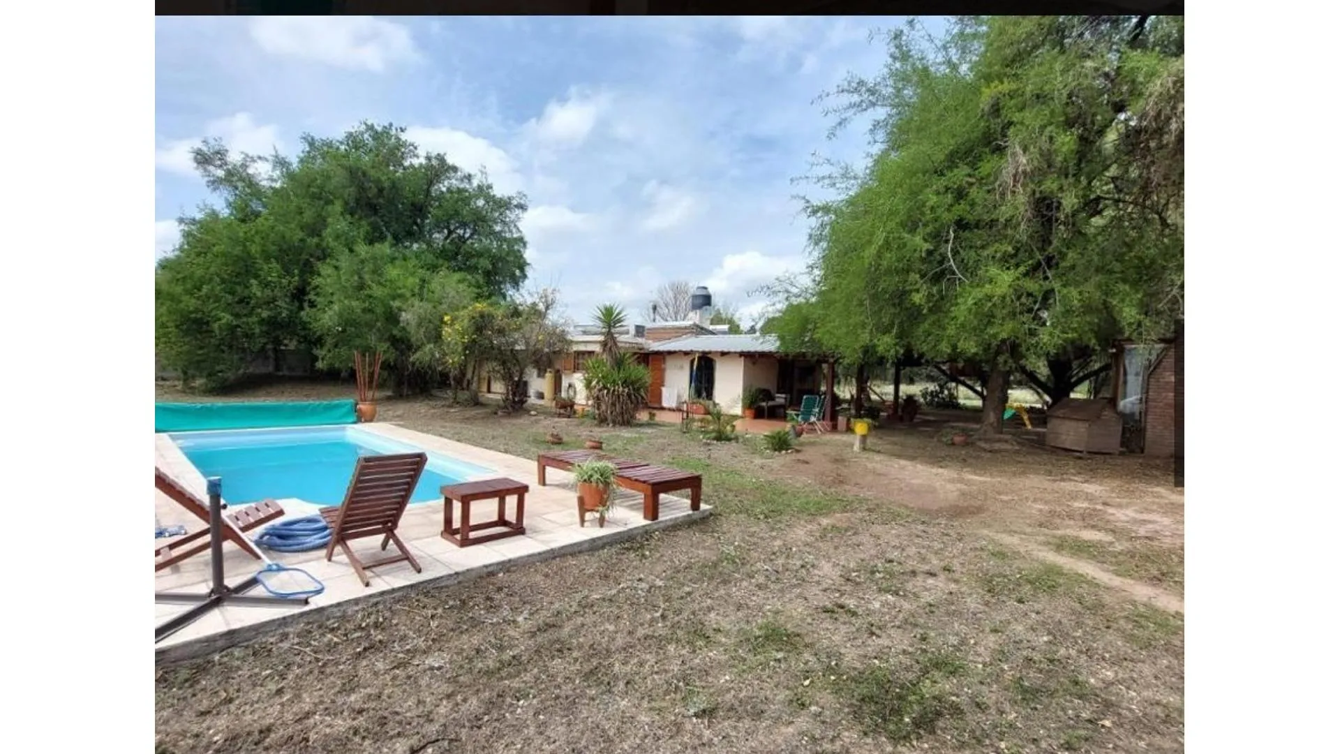 Casa Quinta en Villa Esquiú - Lote 7600² - Cub 198m²