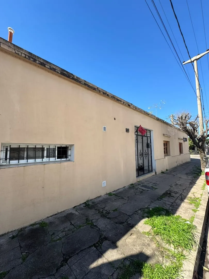 VENTA CASA REFACCIONADA MAS DPTO Y GALPON LOTE 615M2 IDEAL INVERSION OPORTUNIDAD...