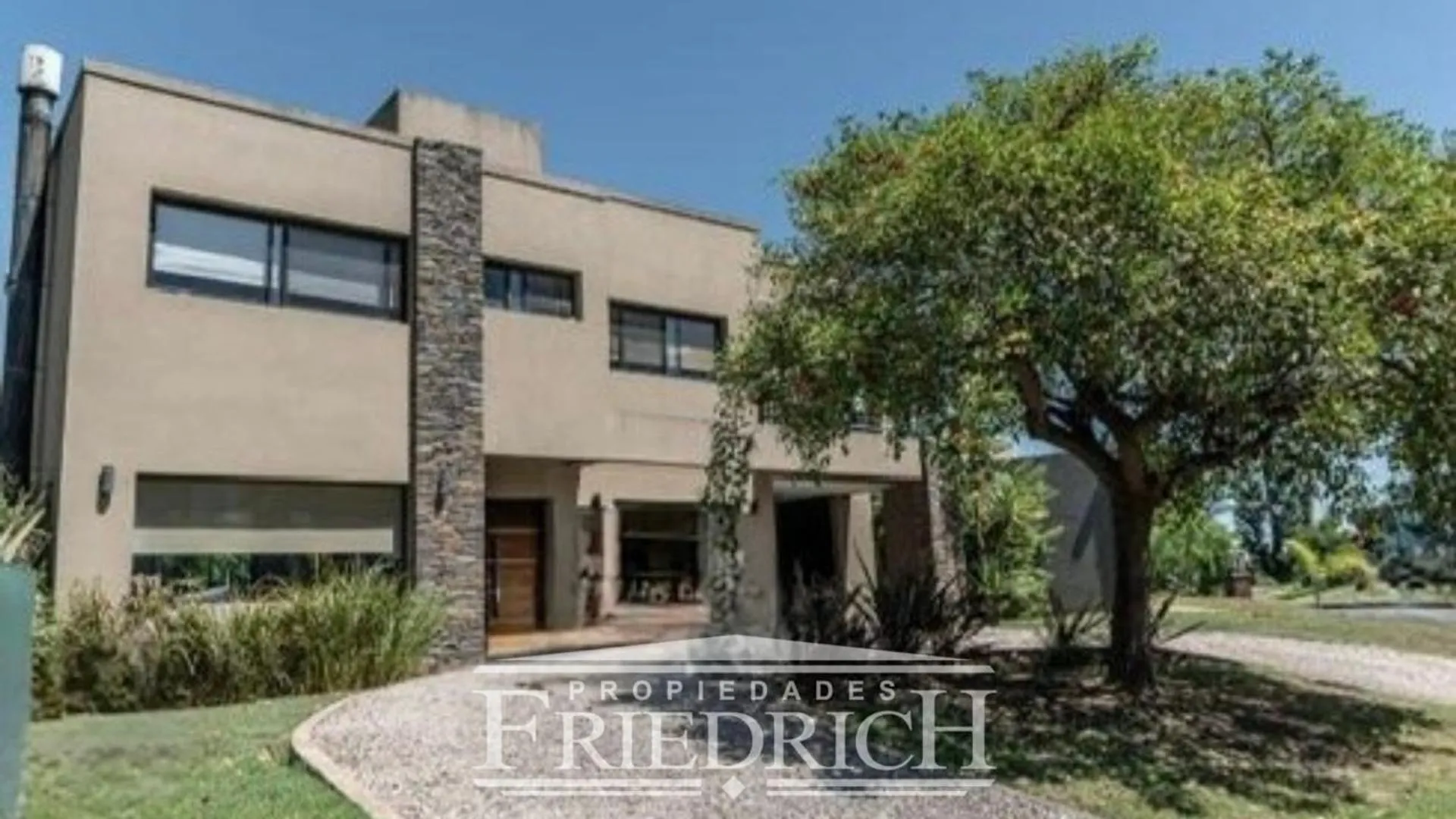Casa en Haras Maria Victoria, Lote Central.