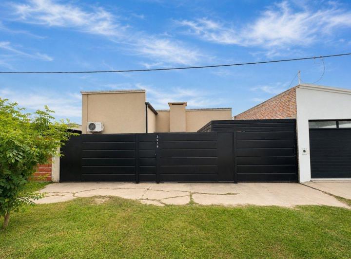 Casa · 90m² · 3 Ambientes · 1 Cochera