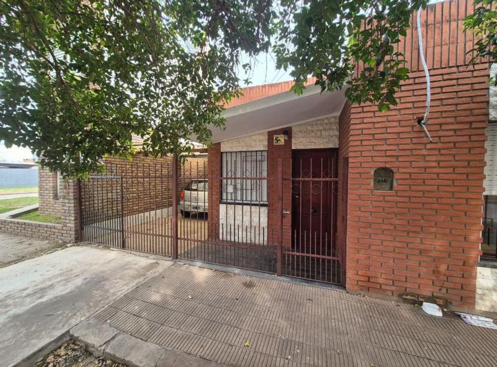 Casa · 84m² · 3 Ambientes · 1 Cochera